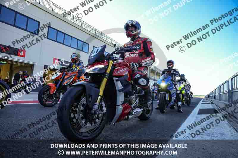 cadwell no limits trackday;cadwell park;cadwell park photographs;cadwell trackday photographs;enduro digital images;event digital images;eventdigitalimages;navarra;no limits trackdays;peter wileman photography;racing digital images;trackday digital images;trackday photos